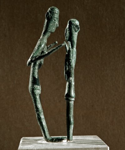 Gruppo scolpito di lottatori in bronzo da Sardinia Nuragic Civilization