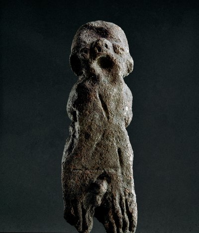 Cultura nuragica (nuraghi) sarda: statuetta votiva in terracotta dal tempio di Abini. Periodo prenuragico (XXV-XVIII secolo a.C.) Eneolitico. Cagliari, Museo Nazionale Archeologico, Sardegna, Italia da Sardinia Nuragic Civilization