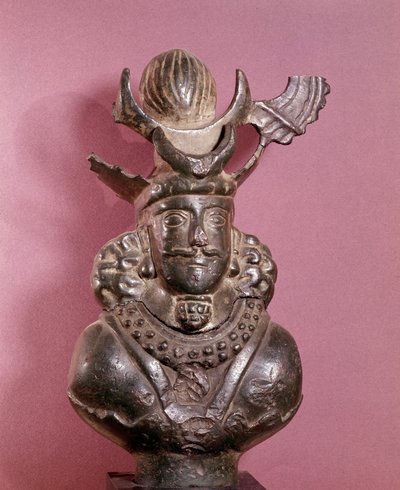 Busto di un re sassanide in bronzo, indossa l