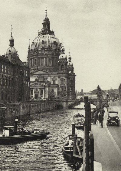 Berlino: Dom da Sasha Stone