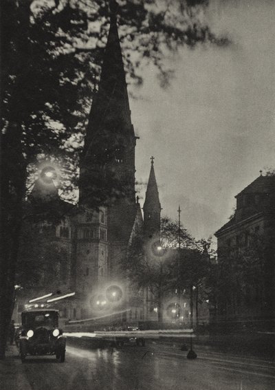 Berlino: Kaiser Wilhelm-Gedachtniskirche (foto in bianco e nero) da Sasha Stone