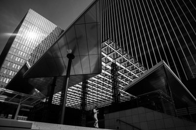 Architettura urbana in vetro da Satoshi Hata