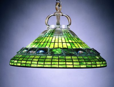 Lampadario in vetro piombato e bronzo con piastrelle a dorso di tartaruga da School American