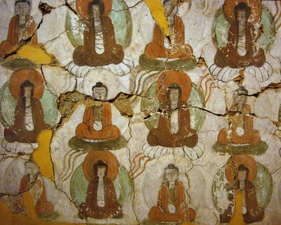 Buddha dipinti dal IX secolo, su un frammento di pittura murale dalle 