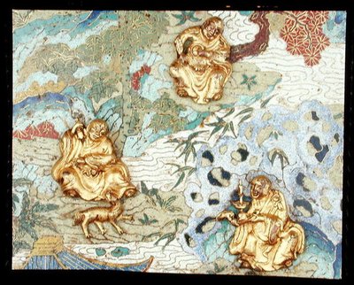 Dettaglio di una coppia di placche che raffigurano figure buddiste in un paesaggio, periodo Qianlong da School Chinese