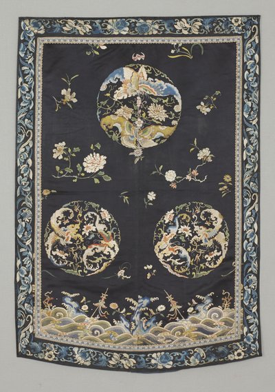 Arazzo, c.1750-1800 (Seta con ricamo (punto satin), coloranti naturali e sintetici) da School Chinese