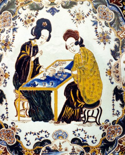 Due donne che giocano a dama. Cina XVIII secolo. ceramica. Milano da School Chinese