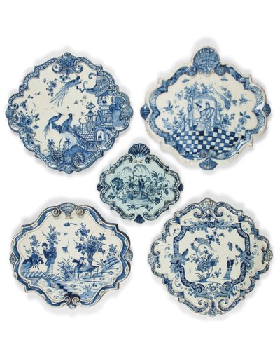 Placche a losanga in stile chinoiserie di Delft, fine XVII - inizio XVIII secolo da School Dutch