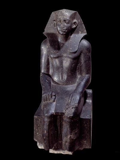 Arte egizia antica: statua del re Sesostri III anziano. Scultura in diorite intorno al 1870 a.C. (XII dinastia, circa 1963-1786). Da Medamoud (Egitto). Altezza: 1,200 m. Parigi, Museo del Louvre da School Egyptian