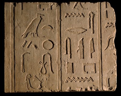 Antichità egizia: iscrizione funeraria che menziona una donna di nome Takhout. VIII secolo a.C. Parigi, Museo del Louvre da School Egyptian