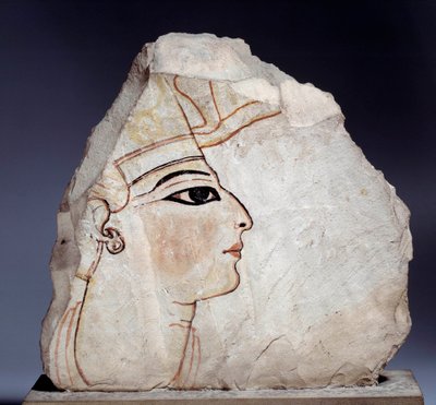 Antichità egizia: ostrakon, frammenti di ceramica calcarea con profilo reale. XIX dinastia (1295-1186 a.C.). Parigi, Museo del Louvre da School Egyptian