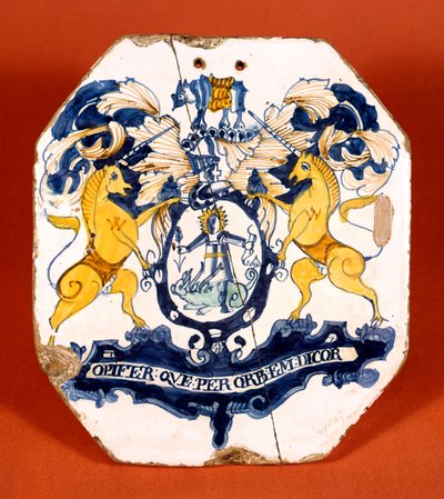Piastrella da farmacista con stemma e motto della Worshipful Society of Apothecaries di Londra (ceramica) da School English