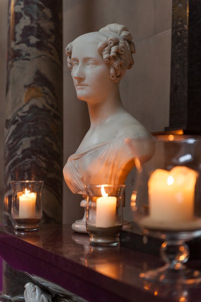Busto di una signora da School English