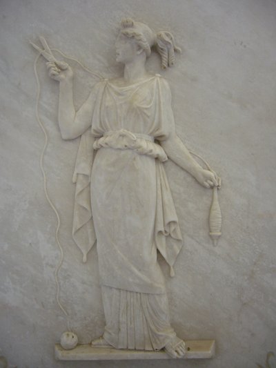 Bassorilievo di Atropo che taglia il filo della vita (marmo) da School Greek