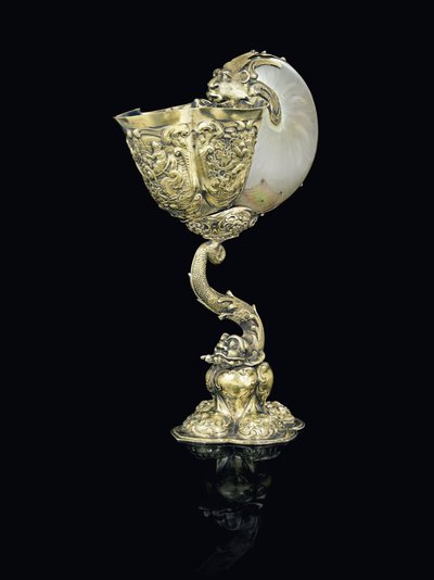 Coppa di nautilo montata, Nagyszeben, metà del XVII secolo (conchiglia e argento dorato) da School Hungarian
