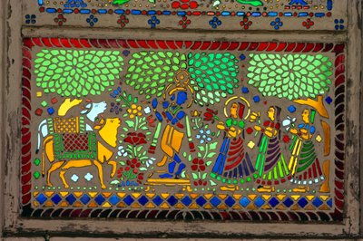 Radha Krishna con Sakhi su vetro colorato da School Indian