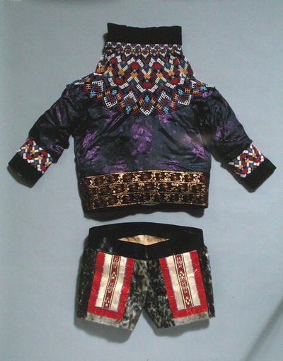 Giacca e pantaloncini da donna, dalla Groenlandia da School Inuit
