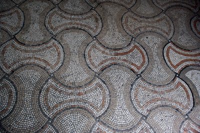 Dettaglio della decorazione del pavimento (mosaico) da School Italian
