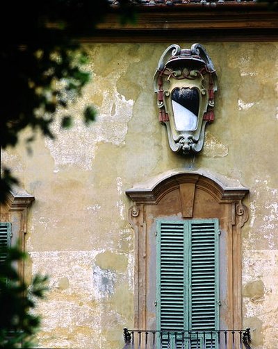 Dettaglio della facciata meridionale della Villa la Pietra da School Italian