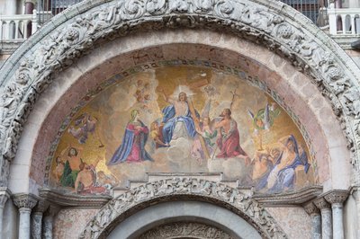 Il Cristo risorto, mosaico sopra l