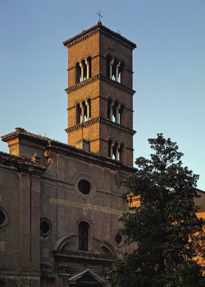 Vista della chiesa di San Sisto Vecchio, V-XII secolo da School Italian