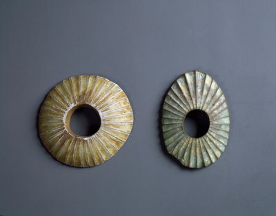 Armille in selce, periodo Jomon 10000-300 a.C. da Japanese School
