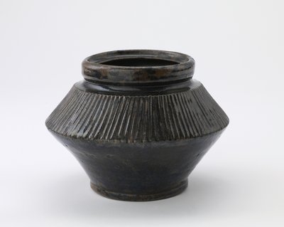 Vaso, Tachikui, prefettura di Hyogo, periodo Edo, fine XVIII-metà XIX secolo da Japanese School