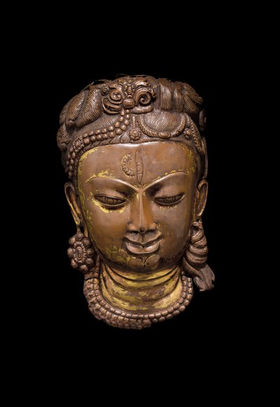 Maschera repoussé di Shiva Ardhanarishvara, c.11° secolo da School Nepalese