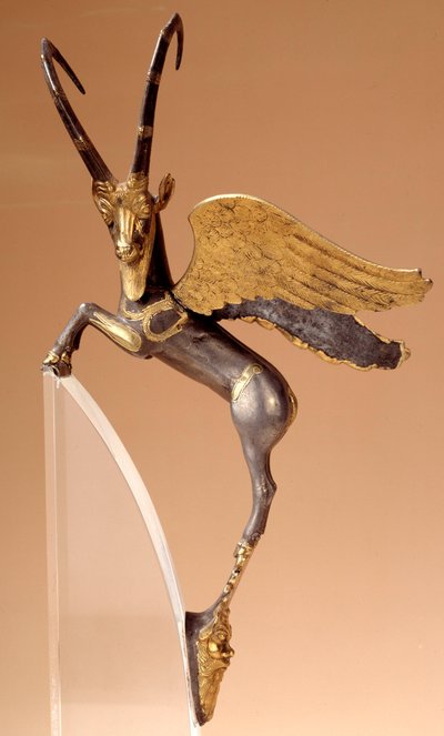 Manico cerimoniale: stambecco alato in argento, intarsiato, oro. Periodo achemenide persiano (VI-IV secolo a.C.), dall
