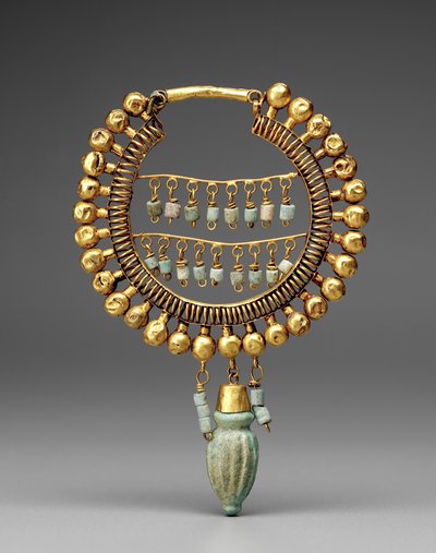 Orecchino, 550-330 a.C. da School Persian