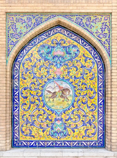 Decorazione a piastrelle al palazzo Golestan, Teheran, Iran da School Qajar