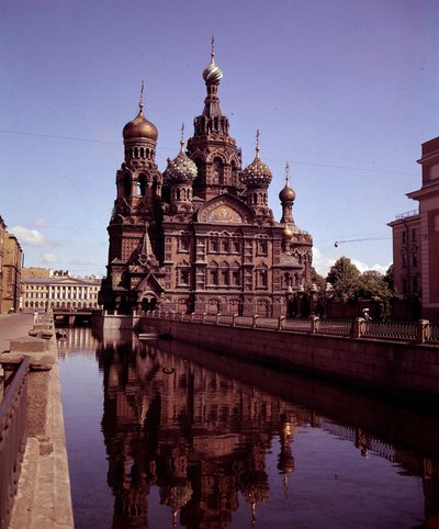 Architettura: vista della chiesa del Salvatore sul Sangue Versato realizzata tra il 1883 e il 1907. San Pietroburgo, Russia da School Russian