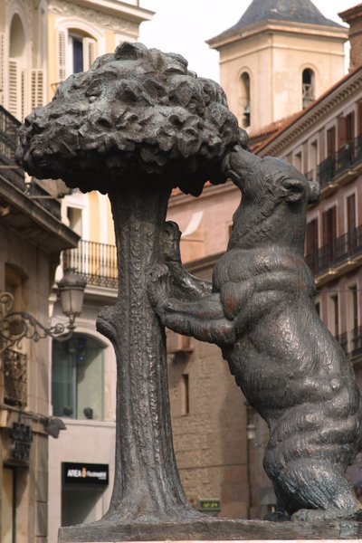 El Oso de Madrono (bronzo) da School Spanish