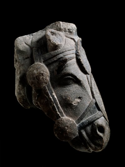 Testa di cavallo, scultura in pietra da Fuente la Higuera da School Spanish