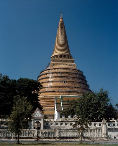 Vista del tempio buddista da School Thai