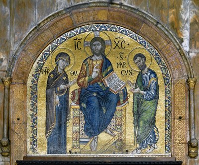 Architettura bizantina: Cristo in maestà tra la Vergine e San Marco (Deesis), mosaici realizzati da artisti veneziani e ridisegnati nel XVI secolo. Abside. Basilica di San Marco, Venezia da School Veneto Byzantine