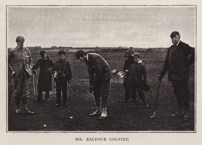 Il politico conservatore britannico Arthur Balfour che gioca a golf da Scottish Photographer