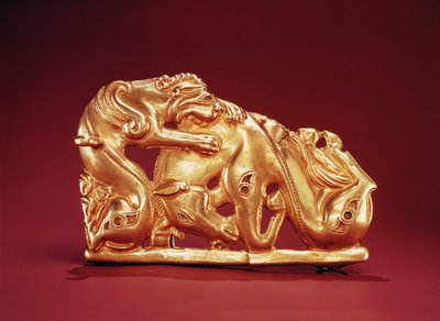 Placca raffigurante un grifone che attacca un cavallo da Scythian