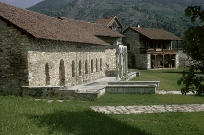 Refettorio e casa degli ospiti, fine XII secolo da Serbian School
