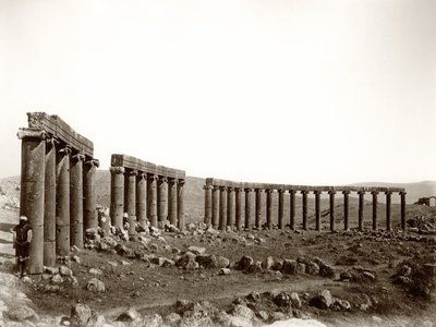 La piazza colonnata ovale da nord-ovest, Jerash, 1867 da Sergeant Henry Phillips
