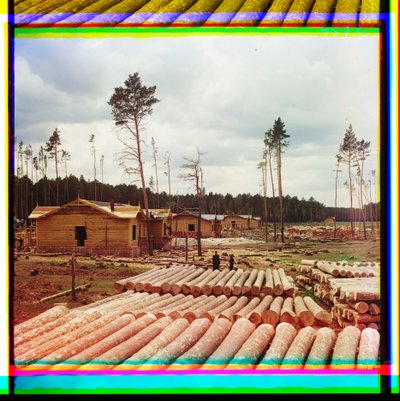 Tronchi per la costruzione della ferrovia, Shadrinsk, Siberia da Sergei Mikhailovich Prokudin Gorskii