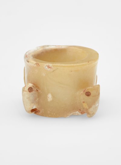 Perla con maschere, c.1600-c.1050 a.C. da Shang Dynasty Chinese School