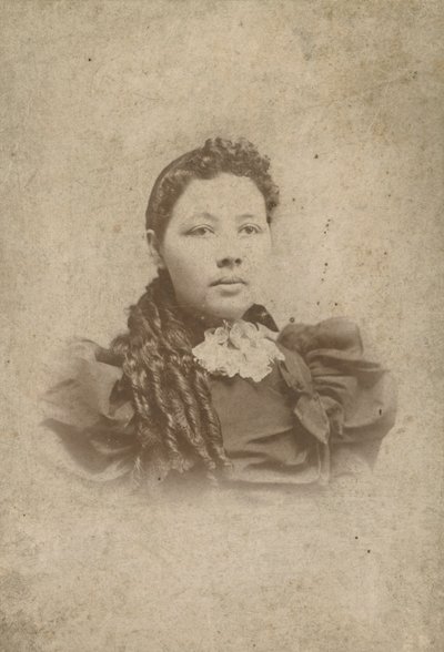 Cabinet card di un membro non identificato della famiglia Vass da Sidney Rufus Alley