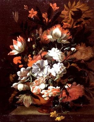 Tulipani, garofani, girasoli e altri fiori in un