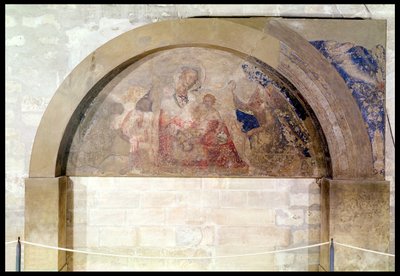 Timpano raffigurante la Vergine dell