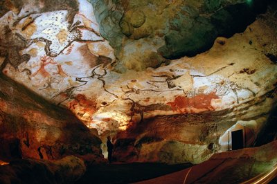 La Sala dei Tori con Jacques Marsal, uno degli scopritori delle Grotte di Lascaux da Sisse Brimberg