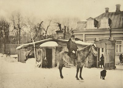 Lo scrittore russo Lev Tolstoj a cavallo, Mosca, Russia da Sophia Andreevna Tolstaya