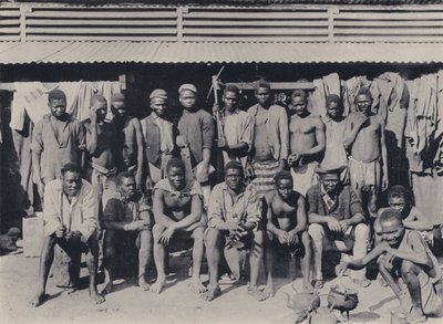 Un gruppo nel Compound da South African Photographer