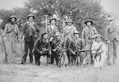 Commandos boeri armati con il fucile Mauser modello 1895 da South African Photographer