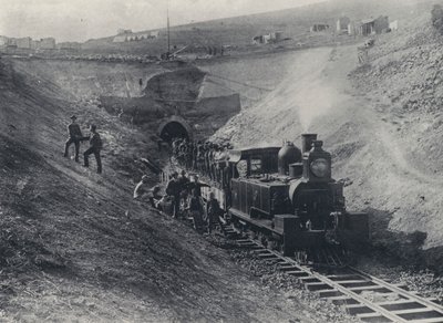 Tunnel di Charlestown e Locomotiva della Natal Government Railway da South African Photographer